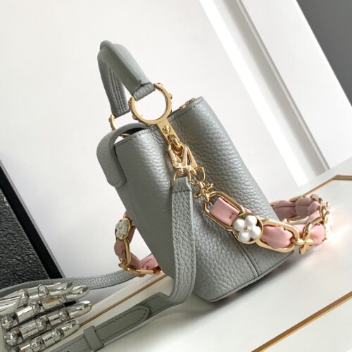 Louis Vuitton Capucines BB product photo 2