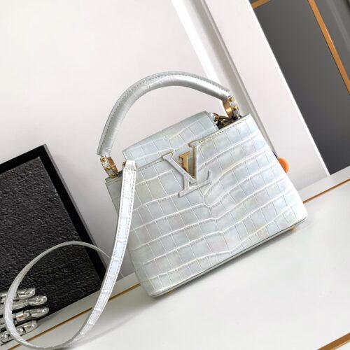 Louis Vuitton Capucines BB product photo 1