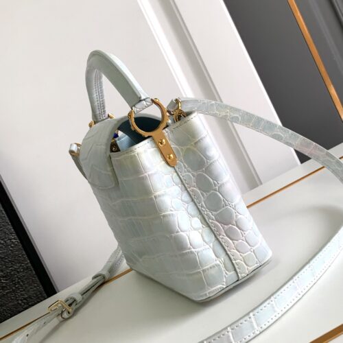 Louis Vuitton Capucines BB product photo 2