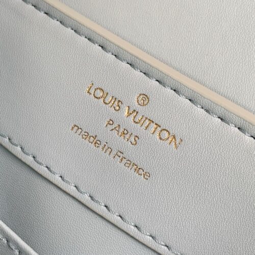 Louis Vuitton Capucines BB product photo 9