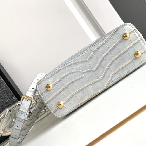 Louis Vuitton Capucines BB product photo 4