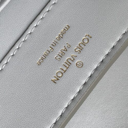 Louis Vuitton Capucines BB product photo 9