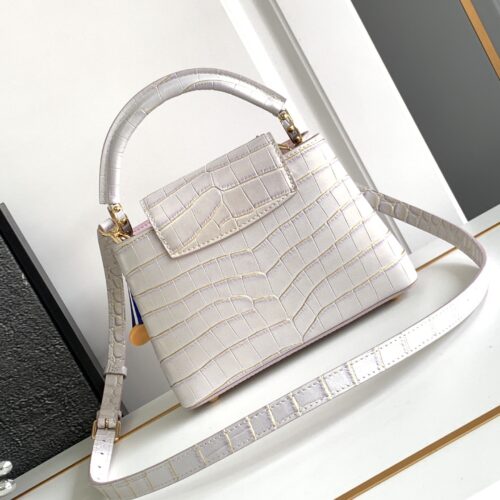 Louis Vuitton Capucines BB product photo 2