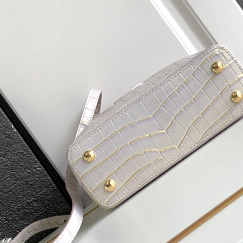 Louis Vuitton Capucines BB product photo 3