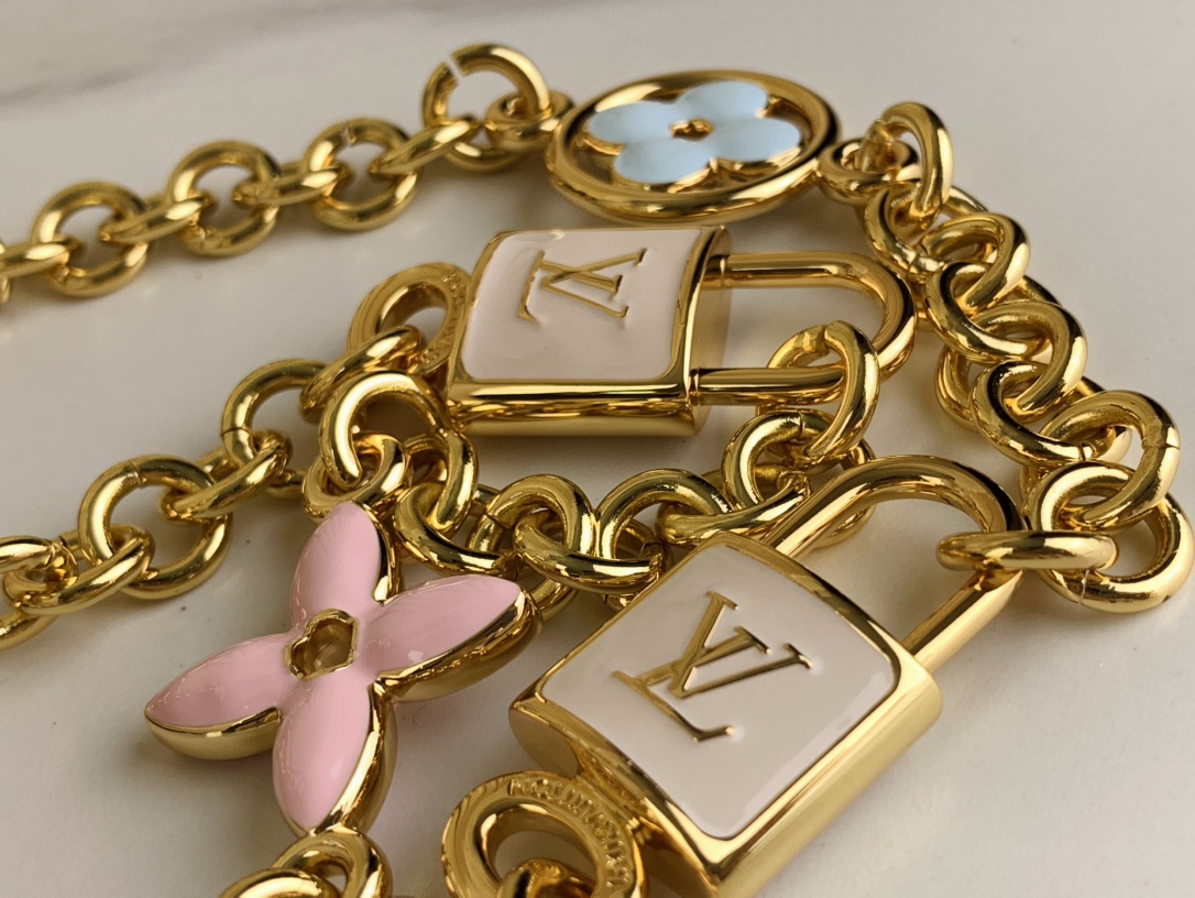 High Quality Luxury Louis Vuitton Capucines Nano – Style 43397 product detail