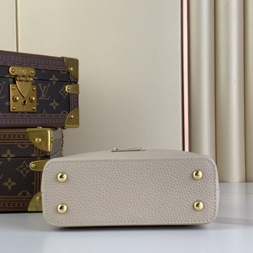 Louis Vuitton Capucines Nano product photo 4