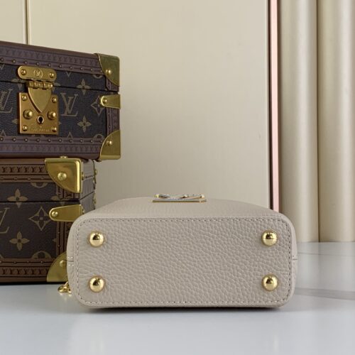 Louis Vuitton Capucines Nano product photo 4
