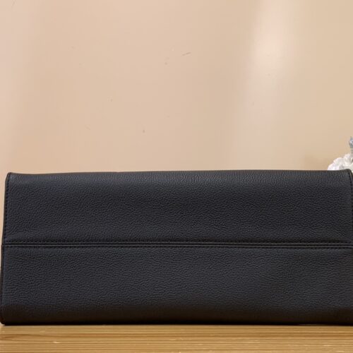 Louis Vuitton OnTheGo MM Bag product photo 4