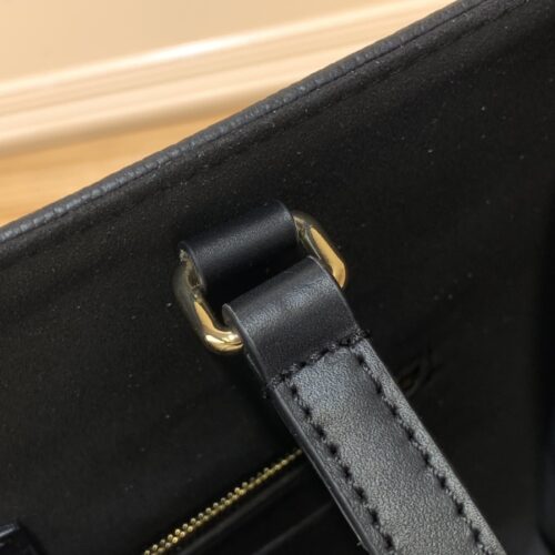 Louis Vuitton OnTheGo MM Bag product photo 7