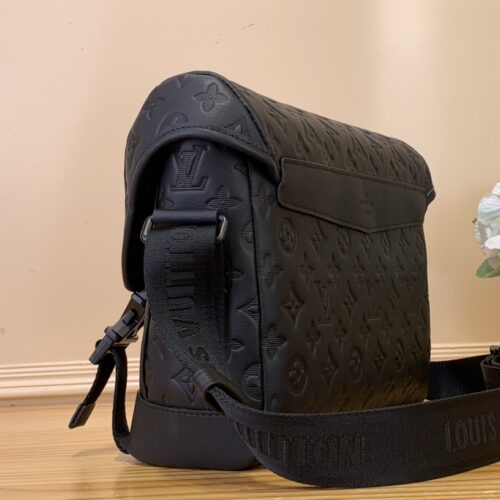 Louis Vuitton Messenger Voyager Bag product photo 2