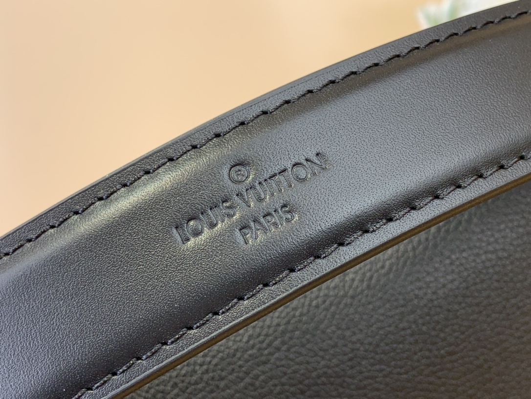 High Quality Luxury Louis Vuitton Side Trunk – Style 43621 product detail