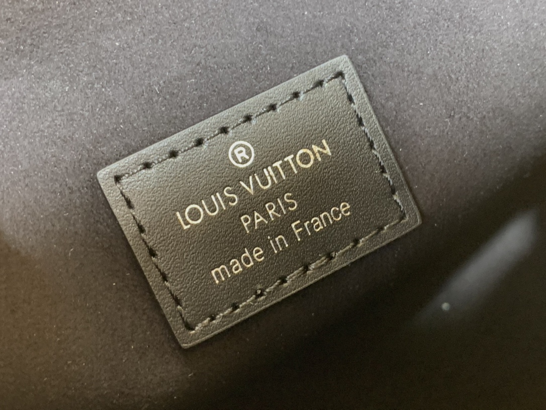 High Quality Luxury Louis Vuitton Side Trunk – Style 43621 product detail