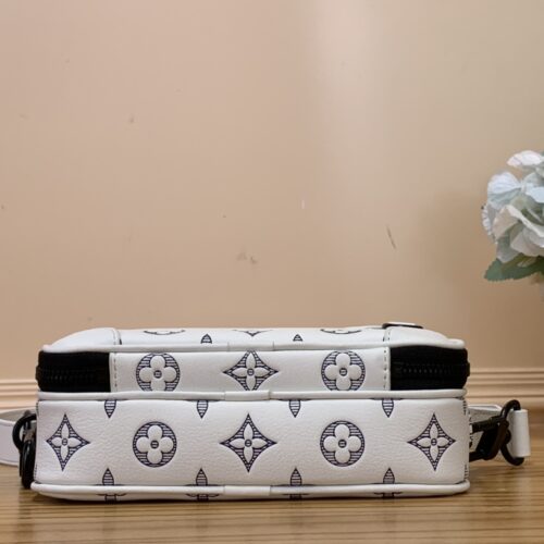 Louis Vuitton Alpha Bag product photo 4