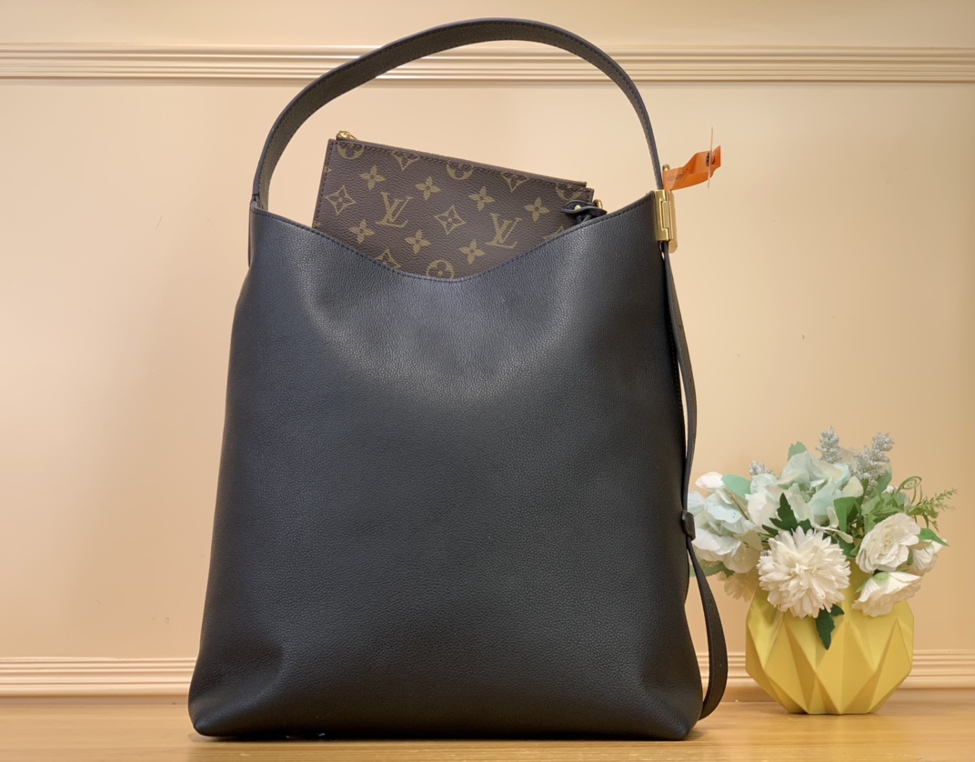 High Quality Luxury Louis Vuitton Low Key Hobo product detail