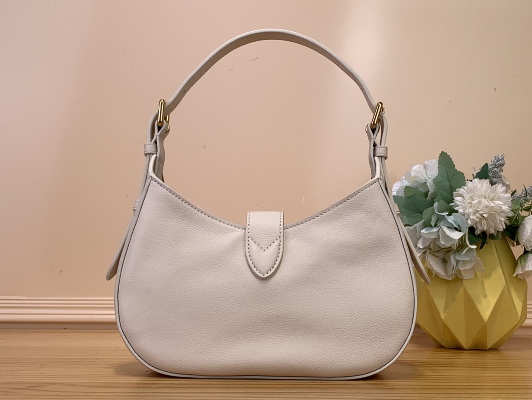 High Quality Luxury Louis Vuitton Low Key Shoulder – Style 43671 product detail