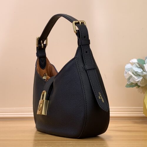 High Quality Luxury Louis Vuitton Low Key Shoulder alternate view