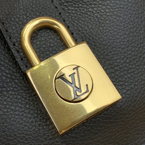 High Quality Luxury Louis Vuitton Low Key Shoulder product detail