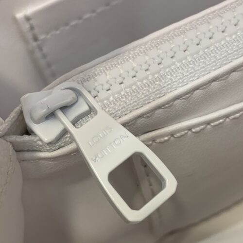 Louis Vuitton Capucines Mini product photo 7