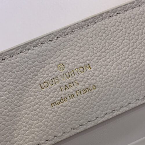 Louis Vuitton Capucines product photo 9