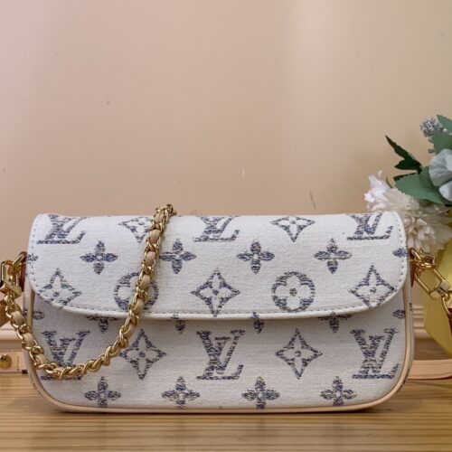 Louis Vuitton Wallet on Chain Ivy product photo 1