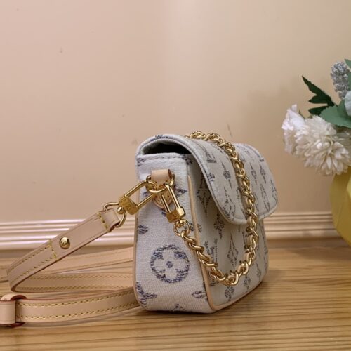 Louis Vuitton Wallet on Chain Ivy product photo 2