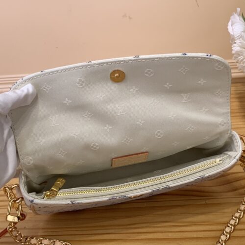 Louis Vuitton Wallet on Chain Ivy product photo 9