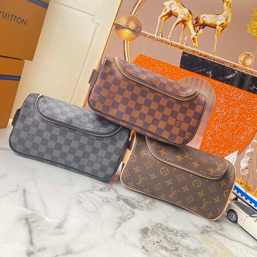 High Quality Luxury Louis Vuitton Toiletry Pouch N47625