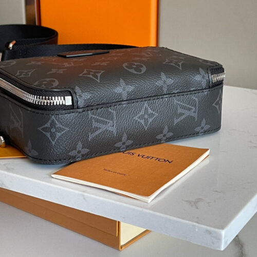 High Quality Luxury Louis Vuitton Alpha Wearable LV Wallet M81260 product detail