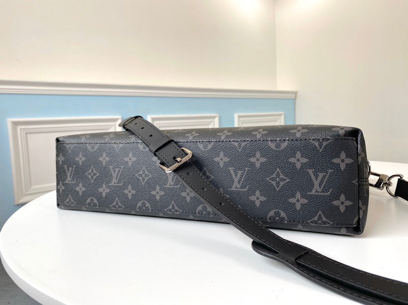 High Quality Luxury Louis Vuitton Briefcase Explorer LV M40566 product detail
