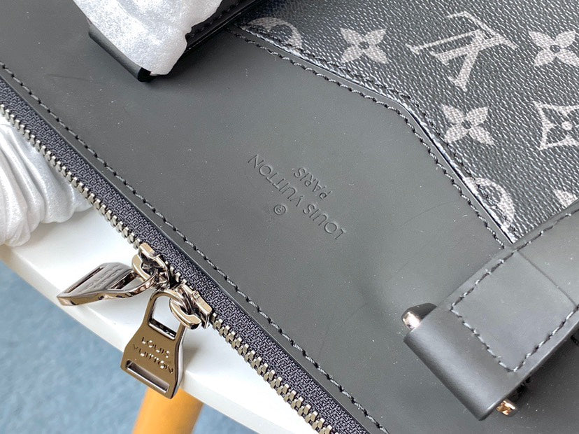 High Quality Luxury Louis Vuitton Briefcase Explorer LV M40566 product detail