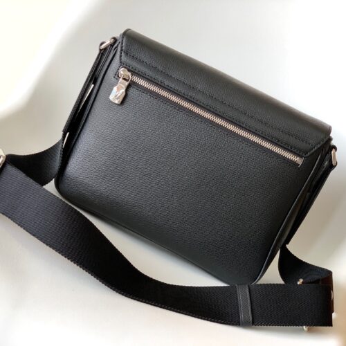 High Quality Luxury Louis Vuitton District PM LV M30850 product detail