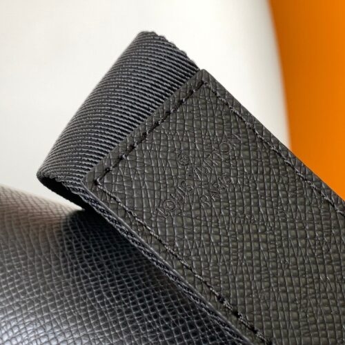 High Quality Luxury Louis Vuitton District PM LV M30850 product detail