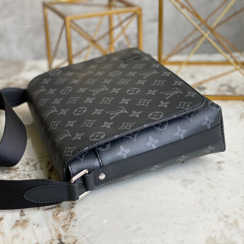 High Quality Luxury Louis Vuitton District PM LV M45272 product detail