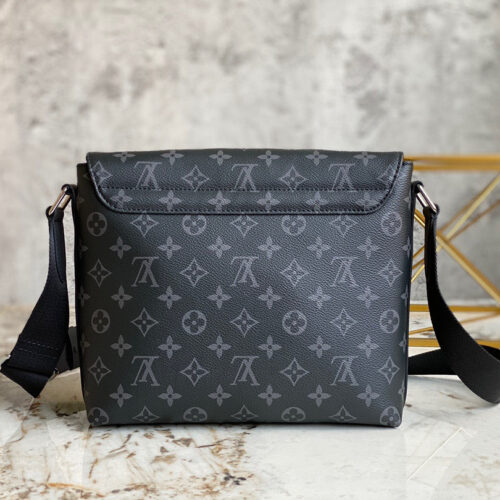 High Quality Luxury Louis Vuitton District PM LV M45272 product detail