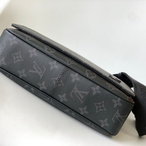 High Quality Luxury Louis Vuitton District PM LV M46255 product detail