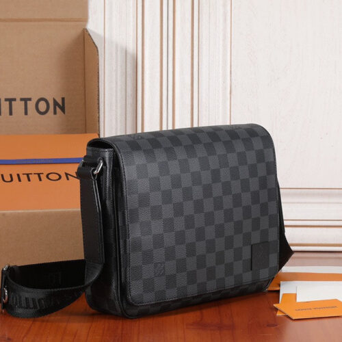 High Quality Luxury Louis Vuitton District PM LV N42710 alternate view
