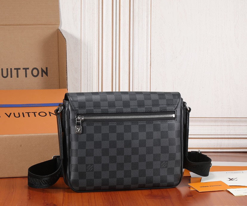 High Quality Luxury Louis Vuitton District PM LV N42710 product detail