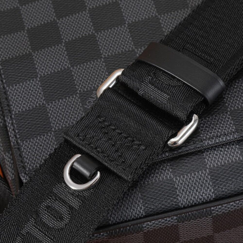 High Quality Luxury Louis Vuitton District PM LV N42710 product detail