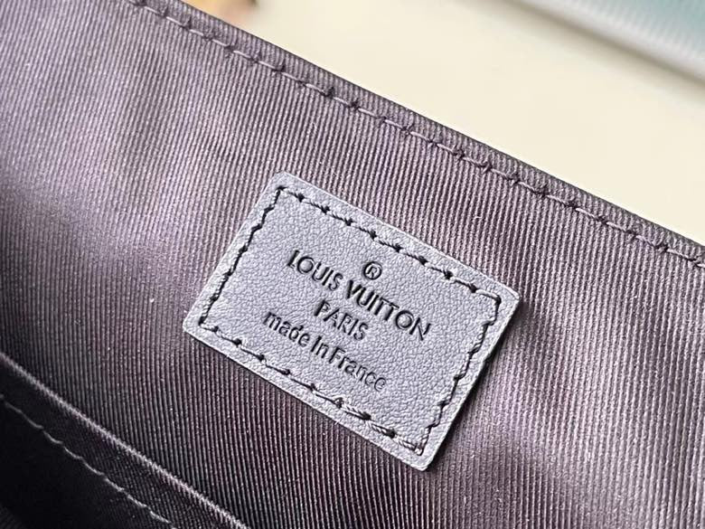 High Quality Luxury Louis Vuitton District PM LV N42711 product detail