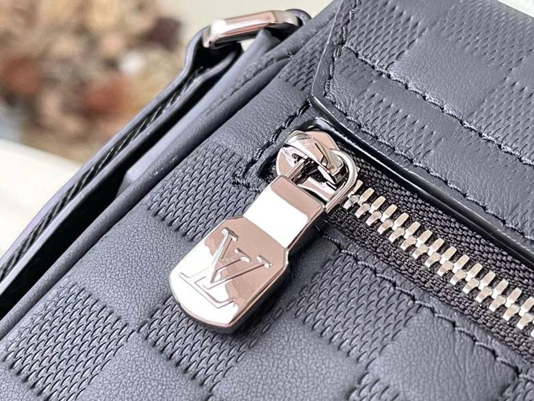 High Quality Luxury Louis Vuitton District PM LV N42711 product detail