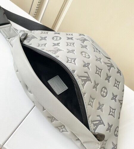 High Quality Luxury Louis Vuitton Discovery Bumbag M46108 alternate view