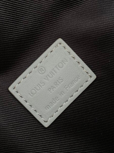 High Quality Luxury Louis Vuitton Discovery Bumbag M46108 product detail