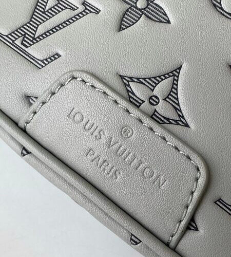 High Quality Luxury Louis Vuitton Discovery Bumbag M46108 product detail
