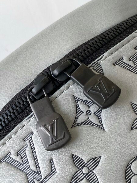 High Quality Luxury Louis Vuitton Discovery Bumbag M46108 product detail