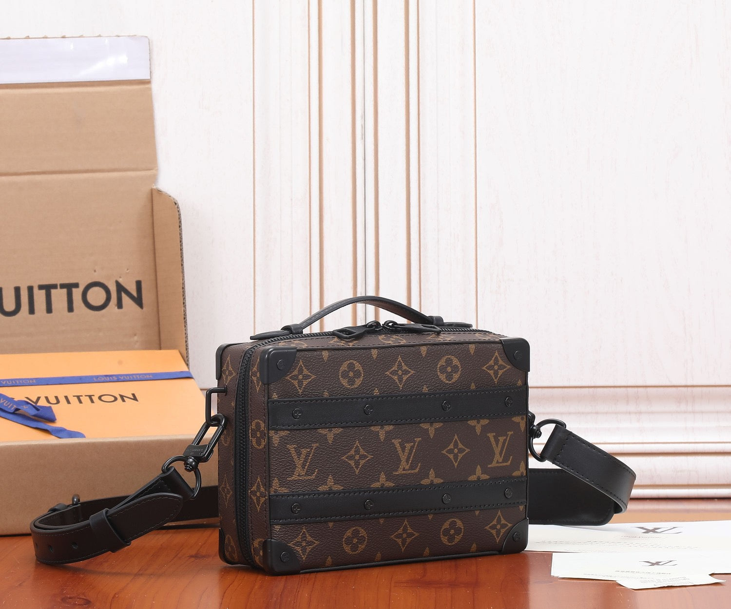 High Quality Luxury Louis Vuitton Handle Soft LV Trunk M45935 product detail