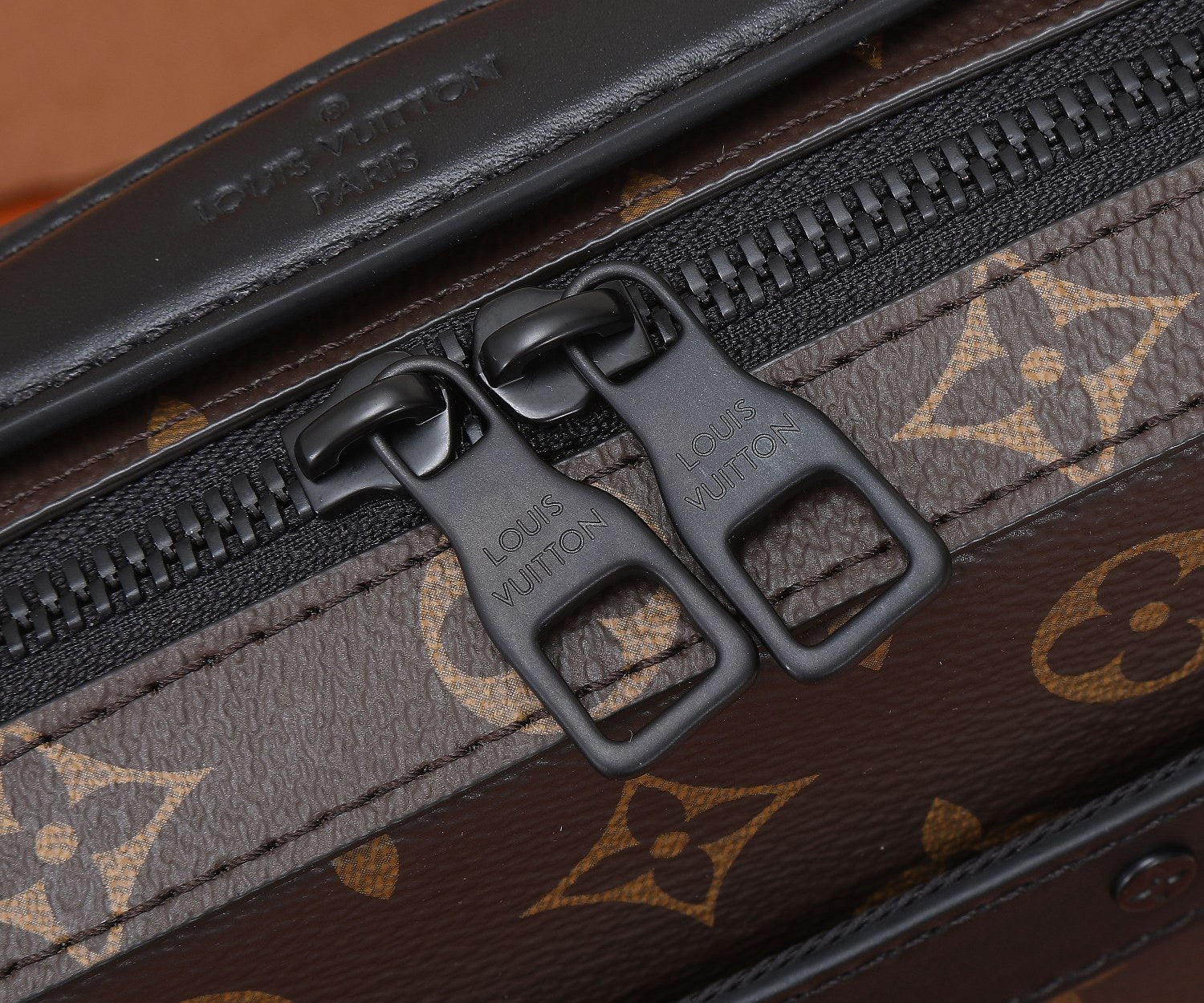 High Quality Luxury Louis Vuitton Handle Soft LV Trunk M45935 product detail