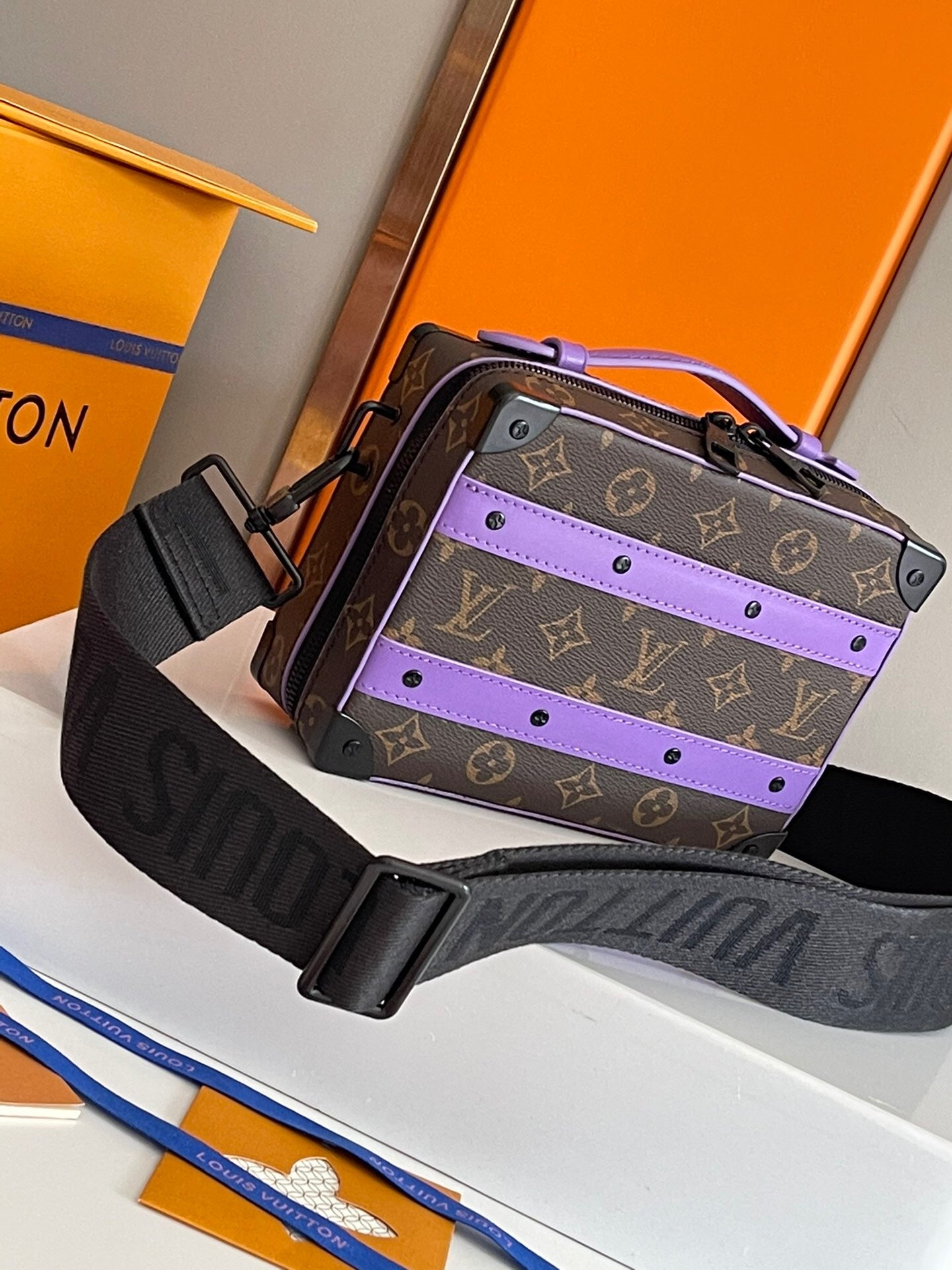 High Quality Luxury Louis Vuitton Handle Soft Trunk LV M46264 product detail