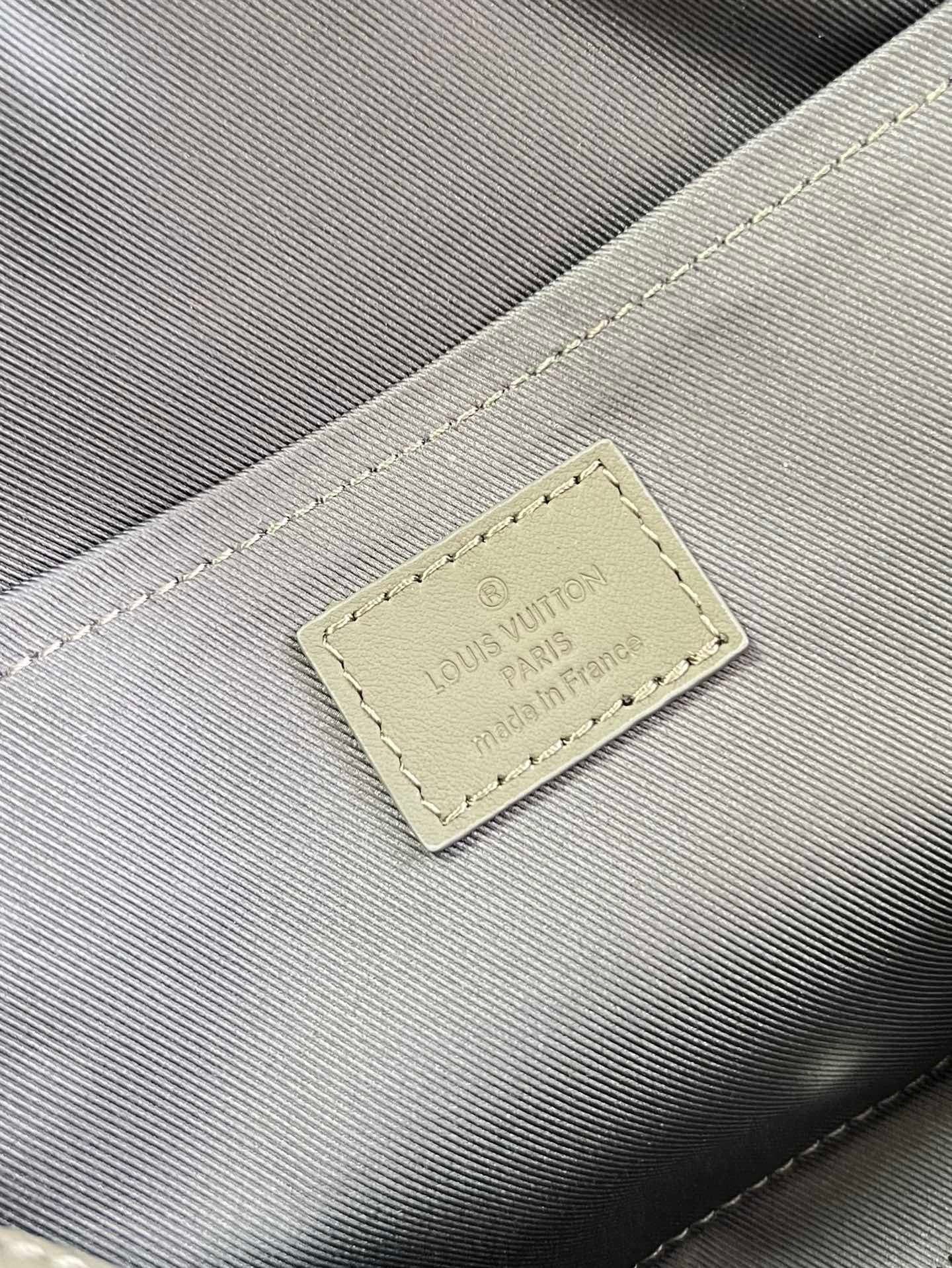 High Quality Luxury Louis Vuitton City Keepall Khaki M21437 product detail