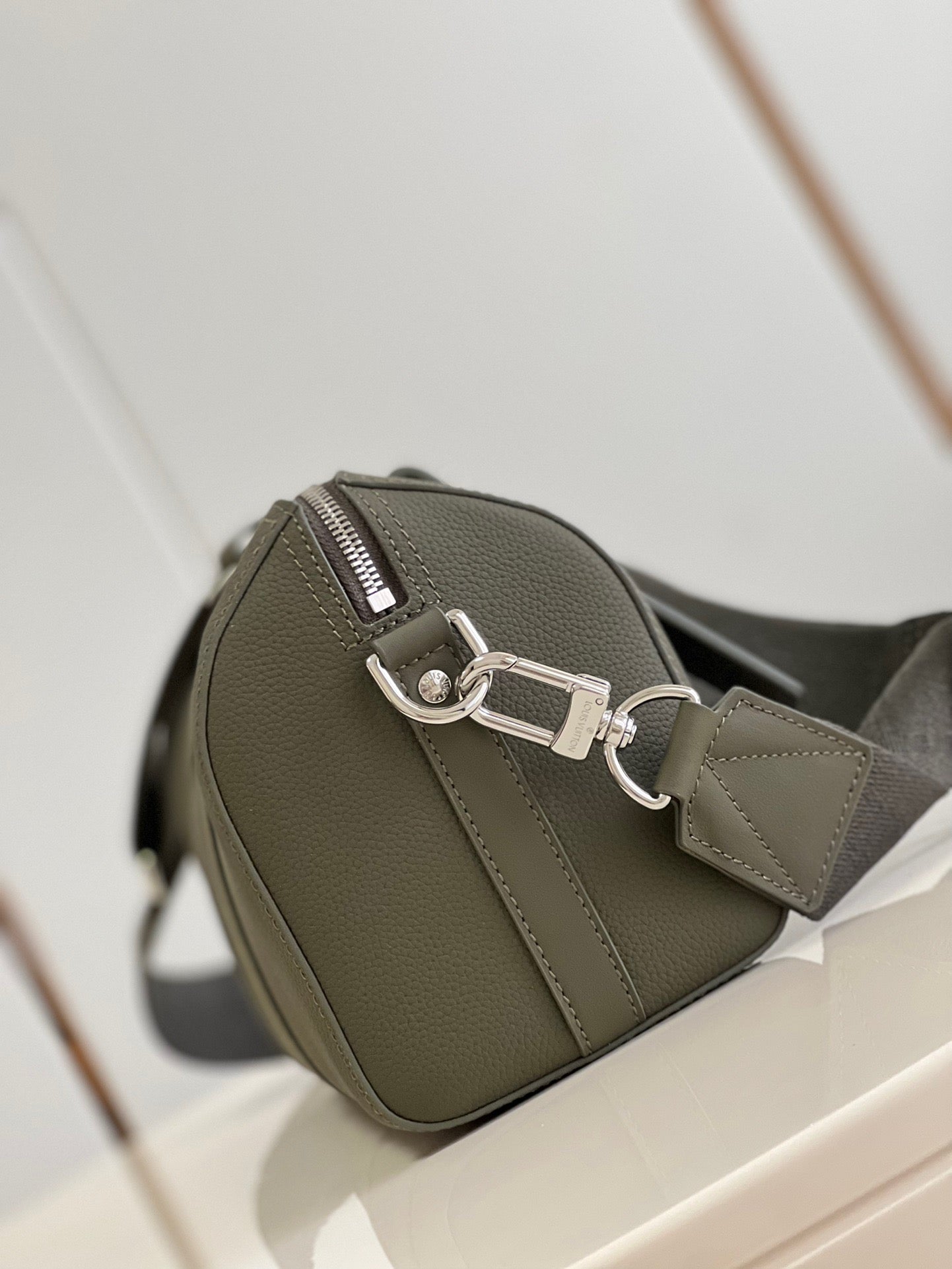 High Quality Luxury Louis Vuitton City Keepall Khaki M21437 product detail