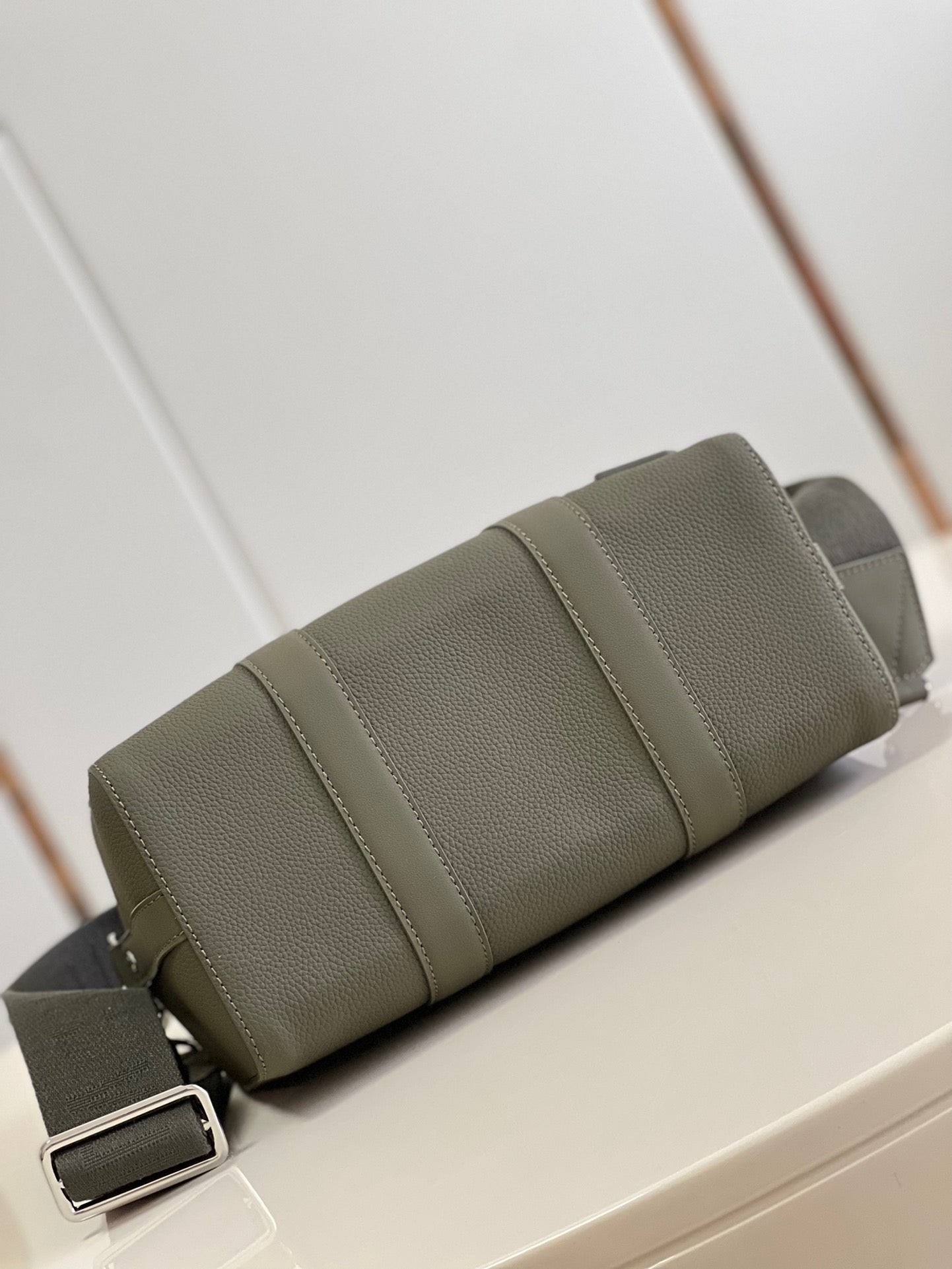High Quality Luxury Louis Vuitton City Keepall Khaki M21437 product detail